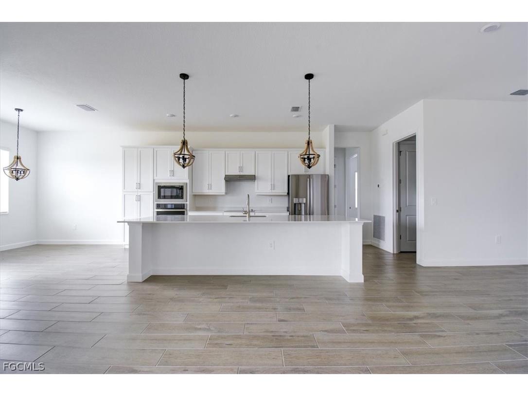 7796 Lakes Edge Lane Port Charlotte FL 33981 2026008179 image4
