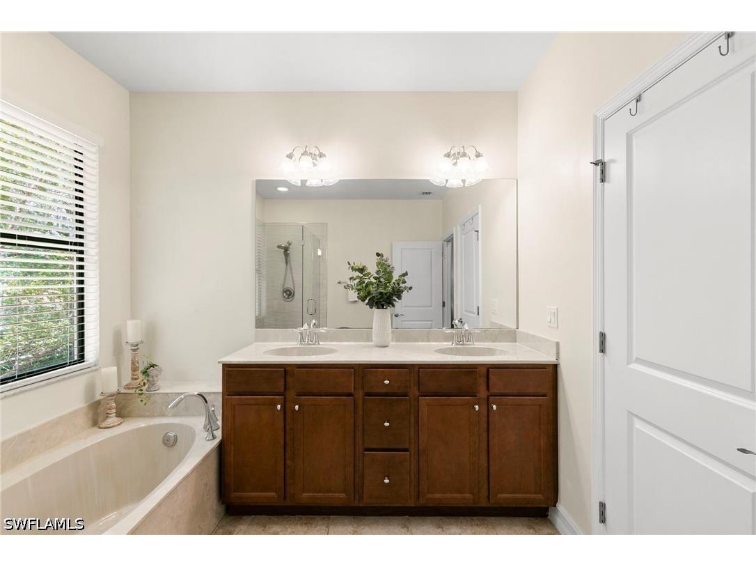 7797 Bristol Circle Naples FL 34120 226017142 image18