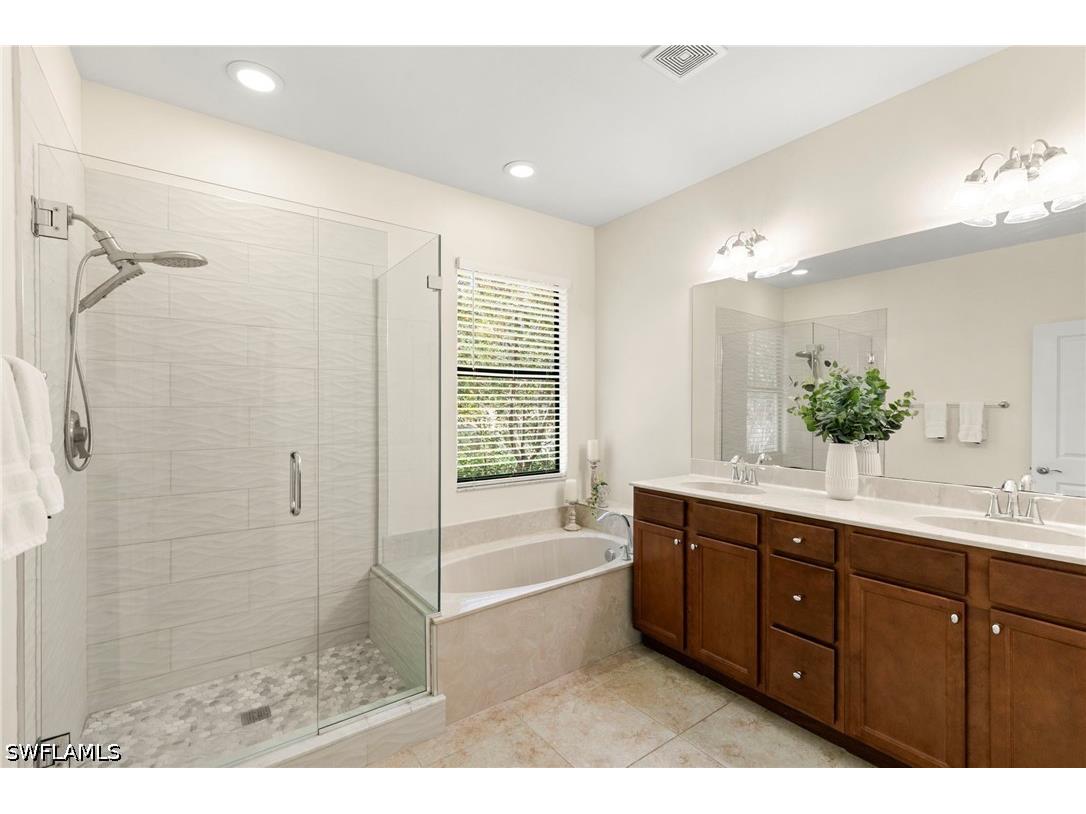 7797 Bristol Circle Naples FL 34120 226017142 image19
