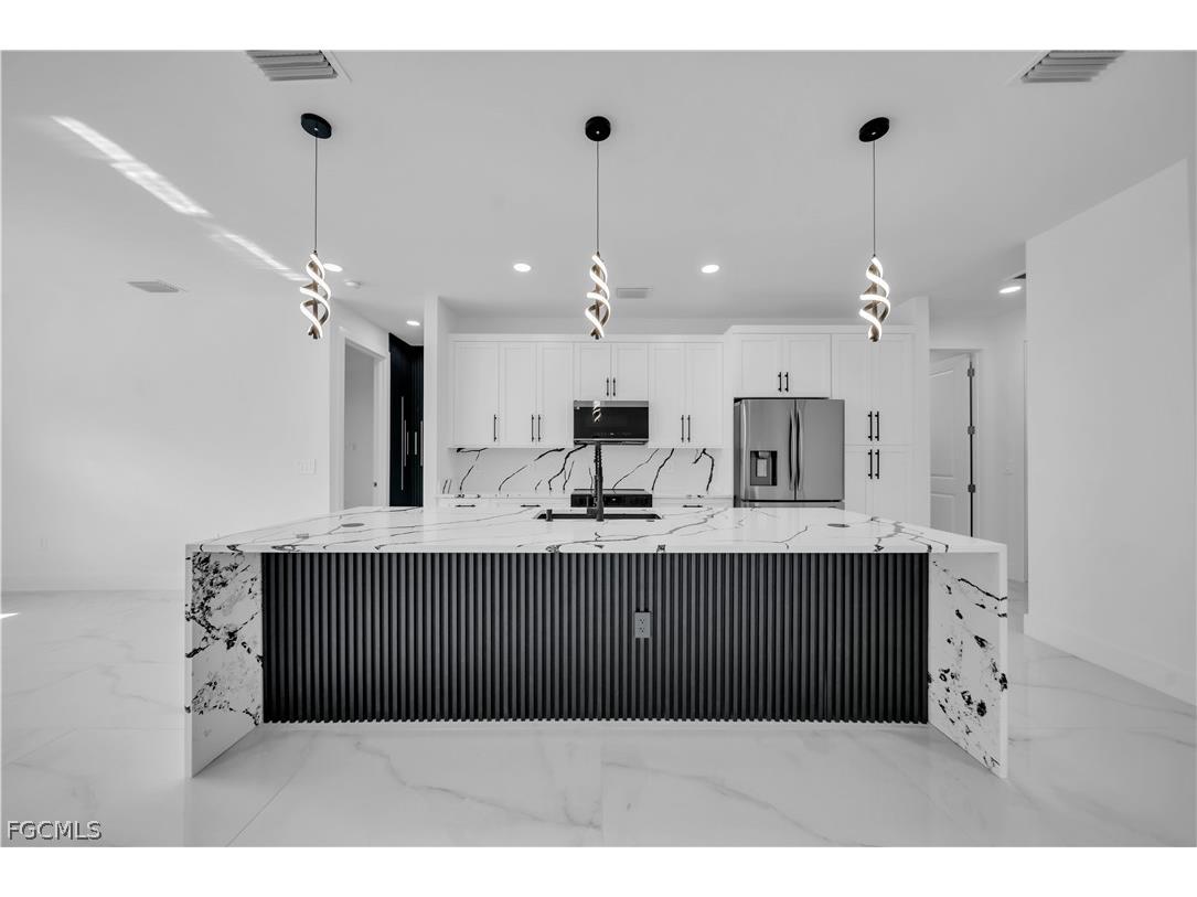7799 15th Place Labelle FL 33935 2026008638 image3