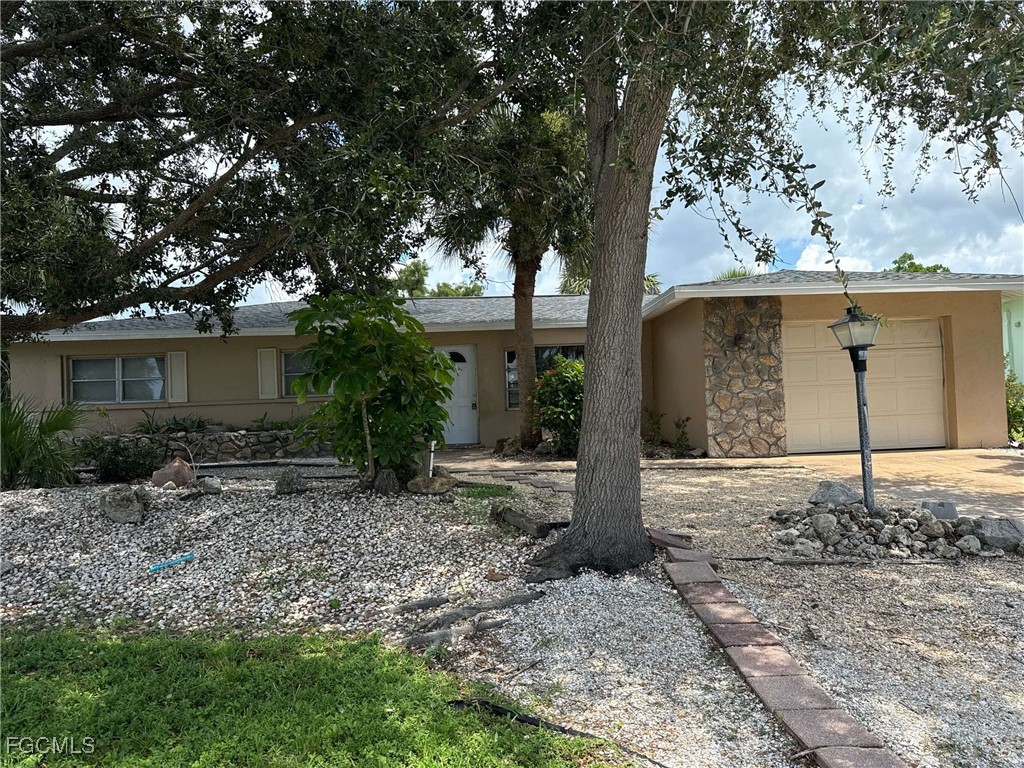 78 Rotonda Circle Rotonda West FL 33947 2025006372 image1