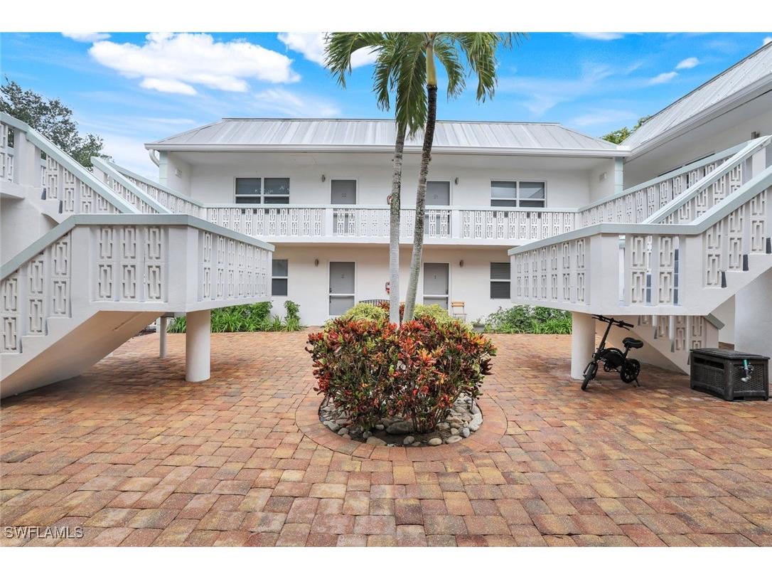 780 10th Avenue S #22 Naples FL 34102 225082724 image1