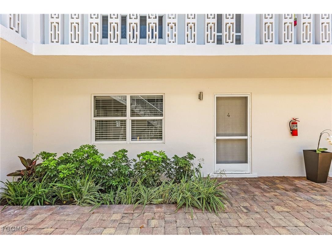 780 10th Avenue S #4 Naples FL 34102 2025025941 image24