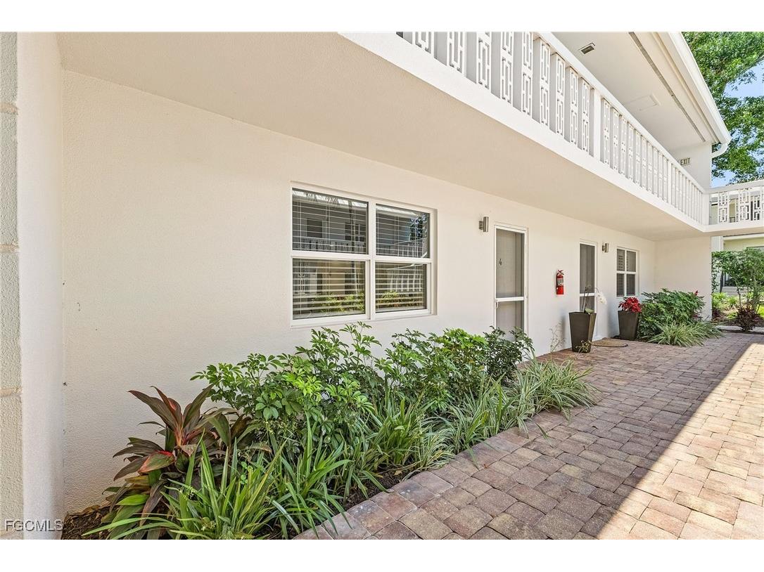 780 10th Avenue S #4 Naples FL 34102 2025025941 image25