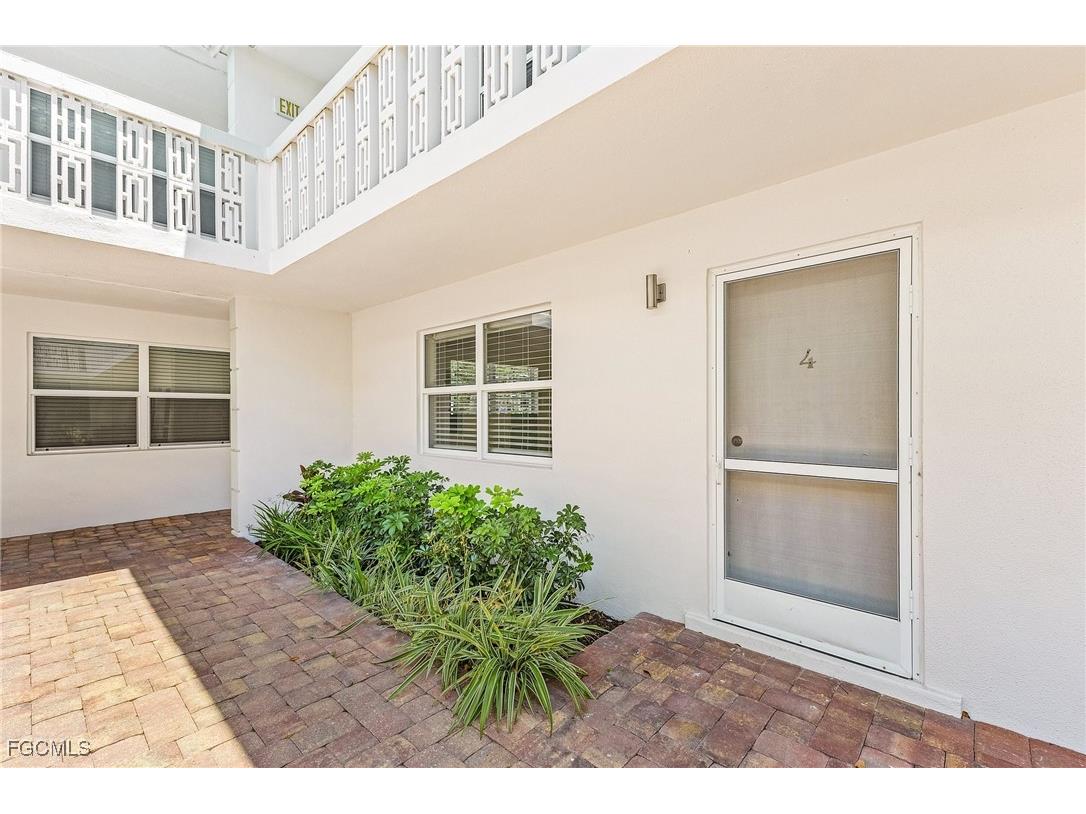 780 10th Avenue S #4 Naples FL 34102 2025025941 image26