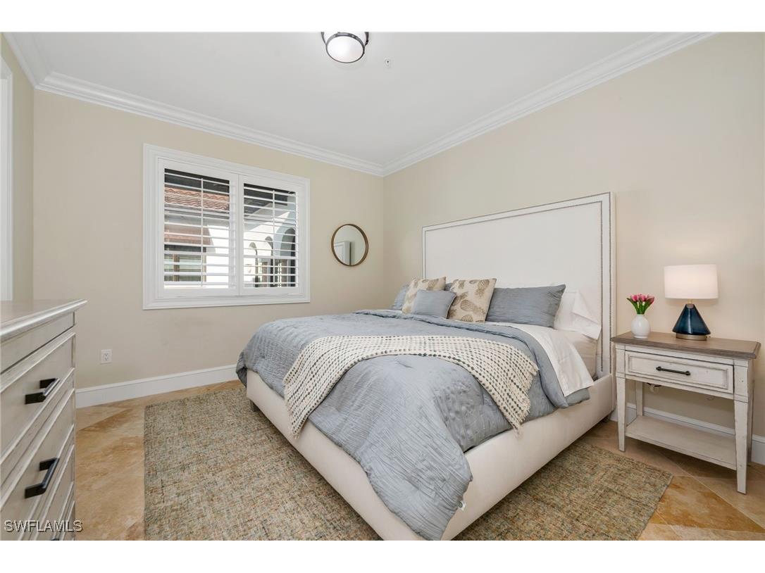 780 5th Avenue S #302 Naples FL 34102 225054195 image13