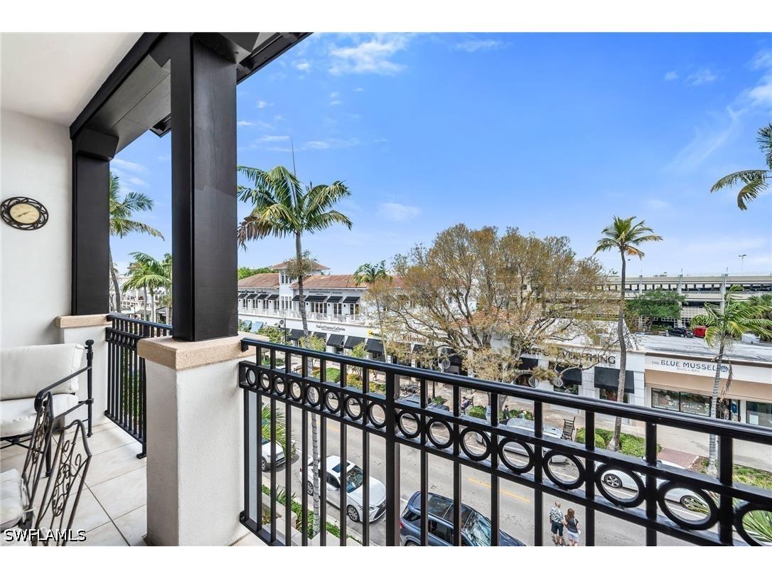 780 5th Avenue S #303 Naples FL 34102 226016440 image18