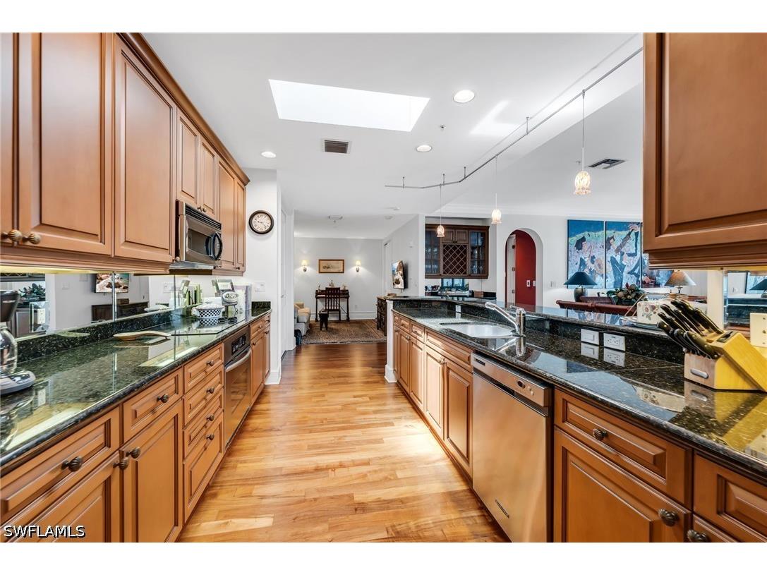 780 5th Avenue S #303 Naples FL 34102 226016440 image6