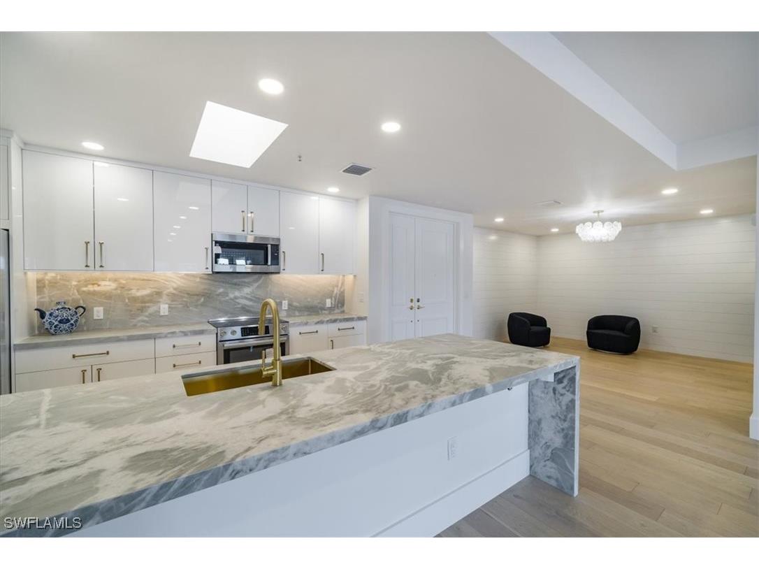 780 5th Avenue S #305 Naples FL 34102 225078901 image1