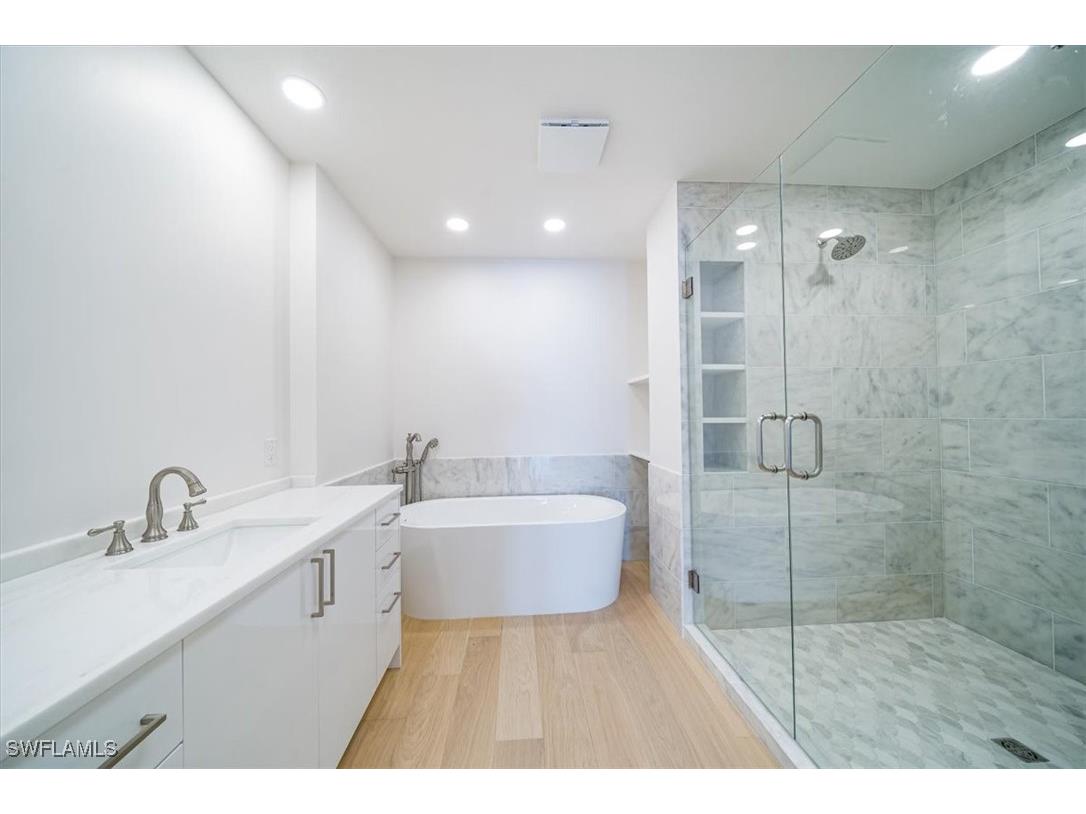 780 5th Avenue S #305 Naples FL 34102 225078901 image16