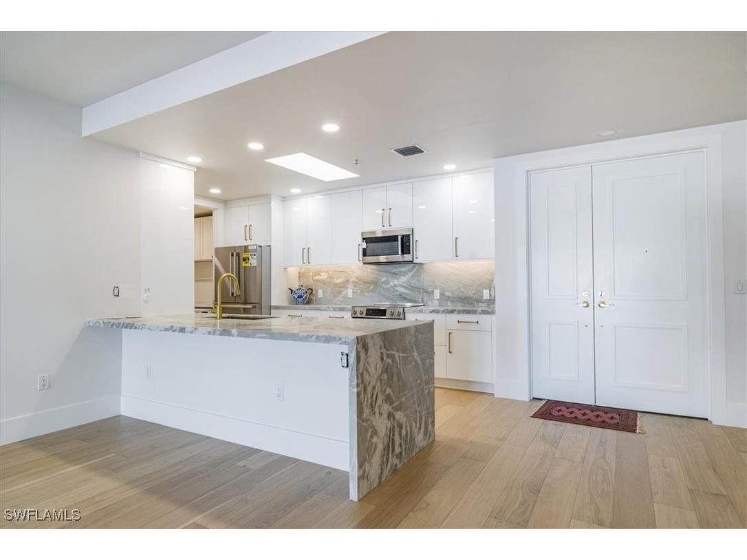 780 5th Avenue S #305 Naples FL 34102 225078901 image2