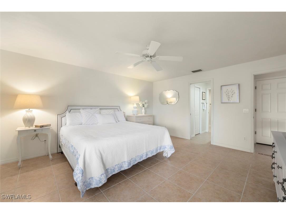 780 Waterford Drive #302 Naples FL 34113 225084569 image12