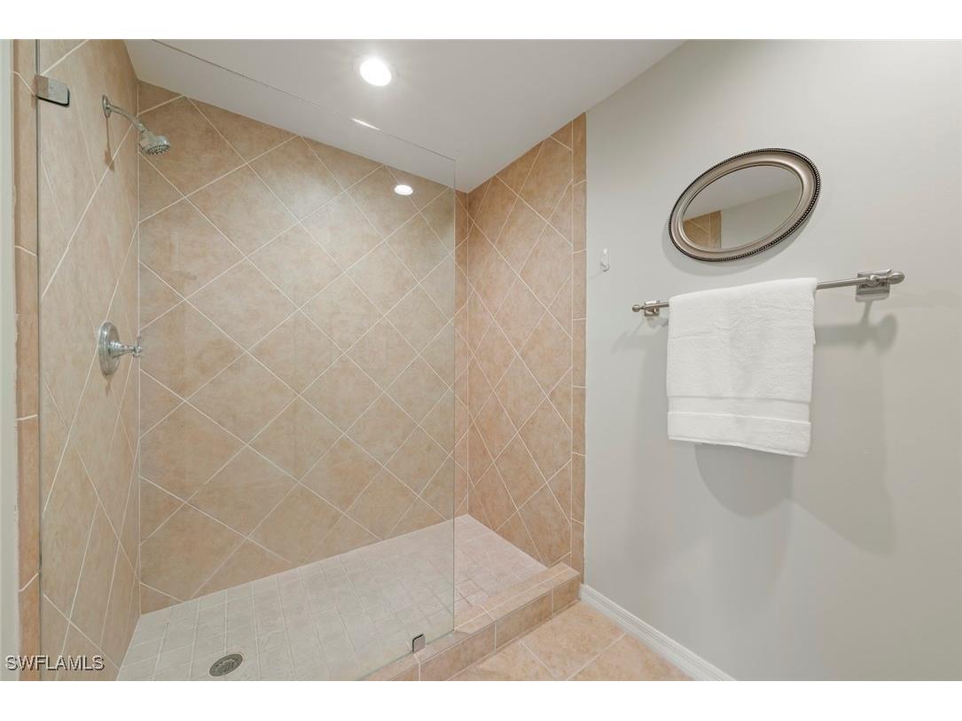 780 Waterford Drive #302 Naples FL 34113 225084569 image14