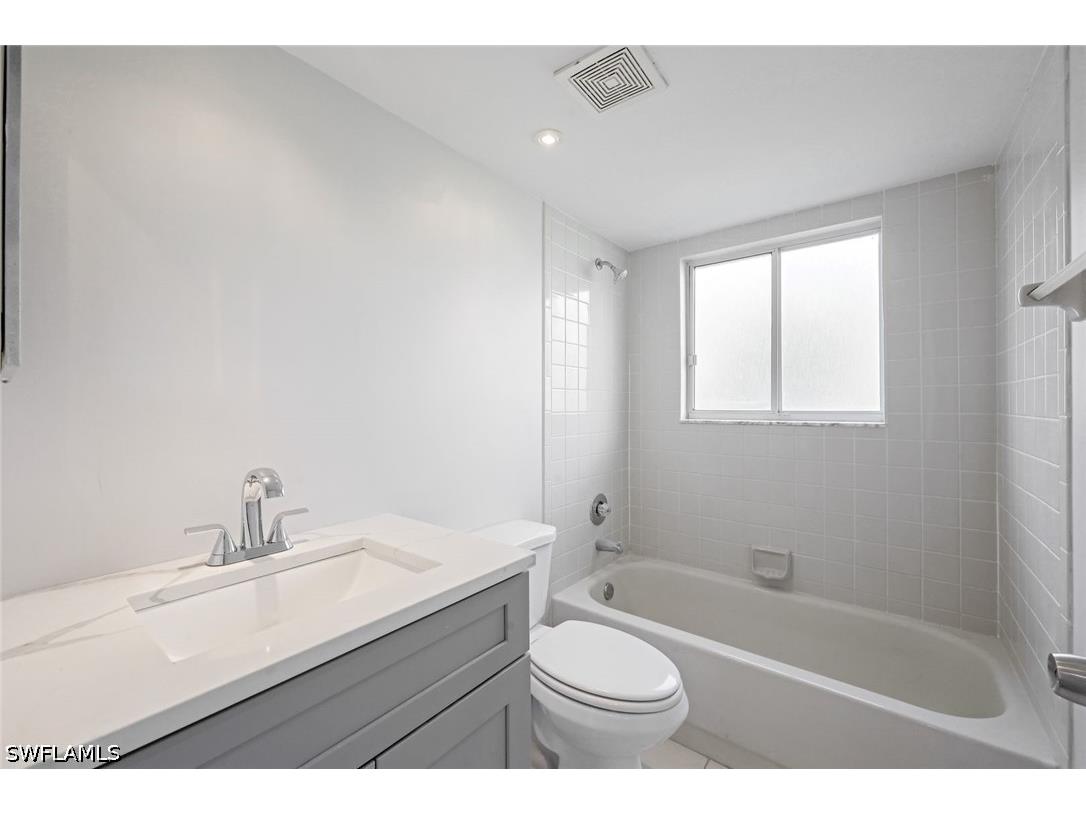 7800 Emerald Circle #B104 Naples FL 34109 226020903 image11