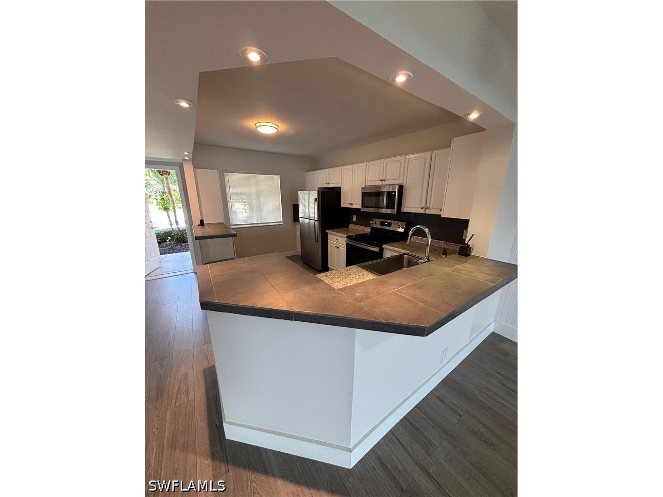 7800 Emerald Circle #B104 Naples FL 34109 226020903 image4