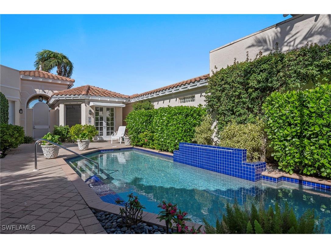 7804 Cocobay Court #20 Naples FL 34108 224089217 image1