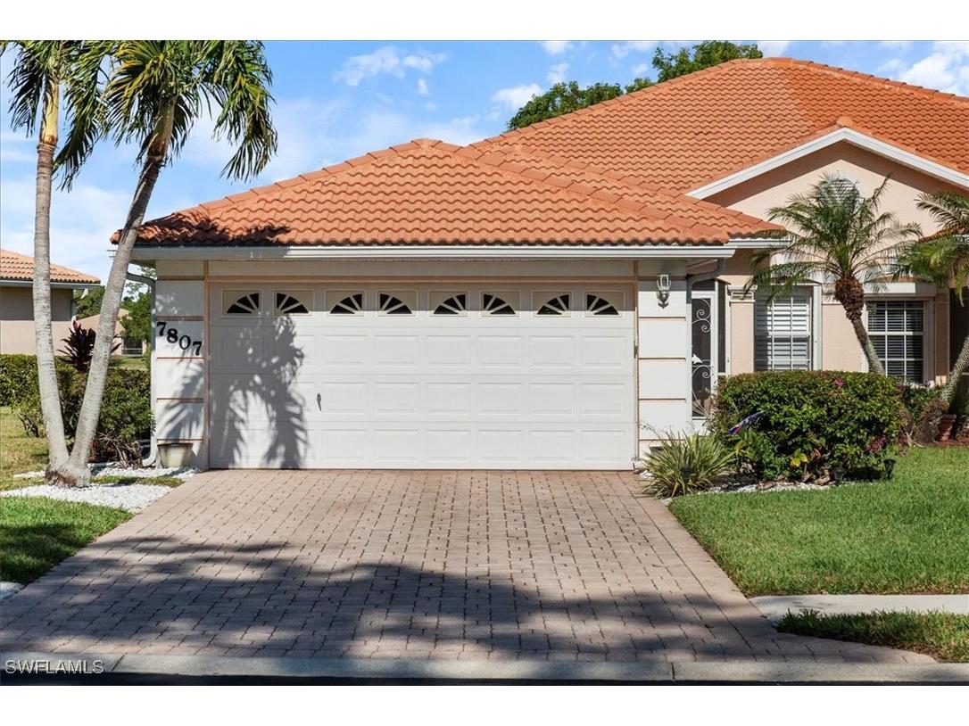 7807 Berkshire Pines Drive Naples FL 34104 225016002 image1