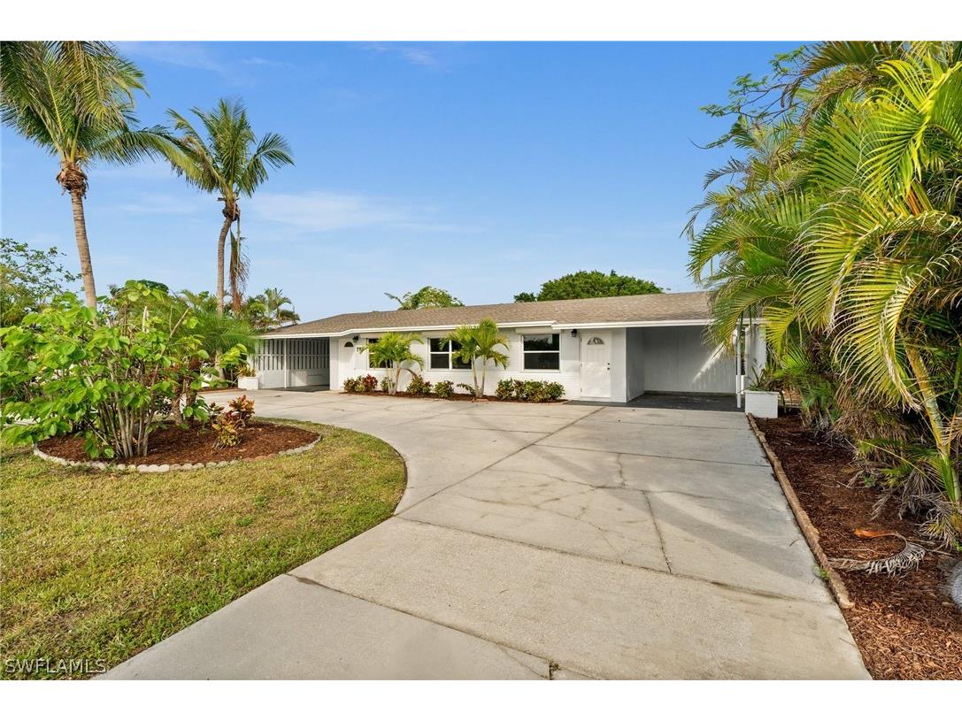 781 101st Avenue N Naples FL 34108 226007205 image1