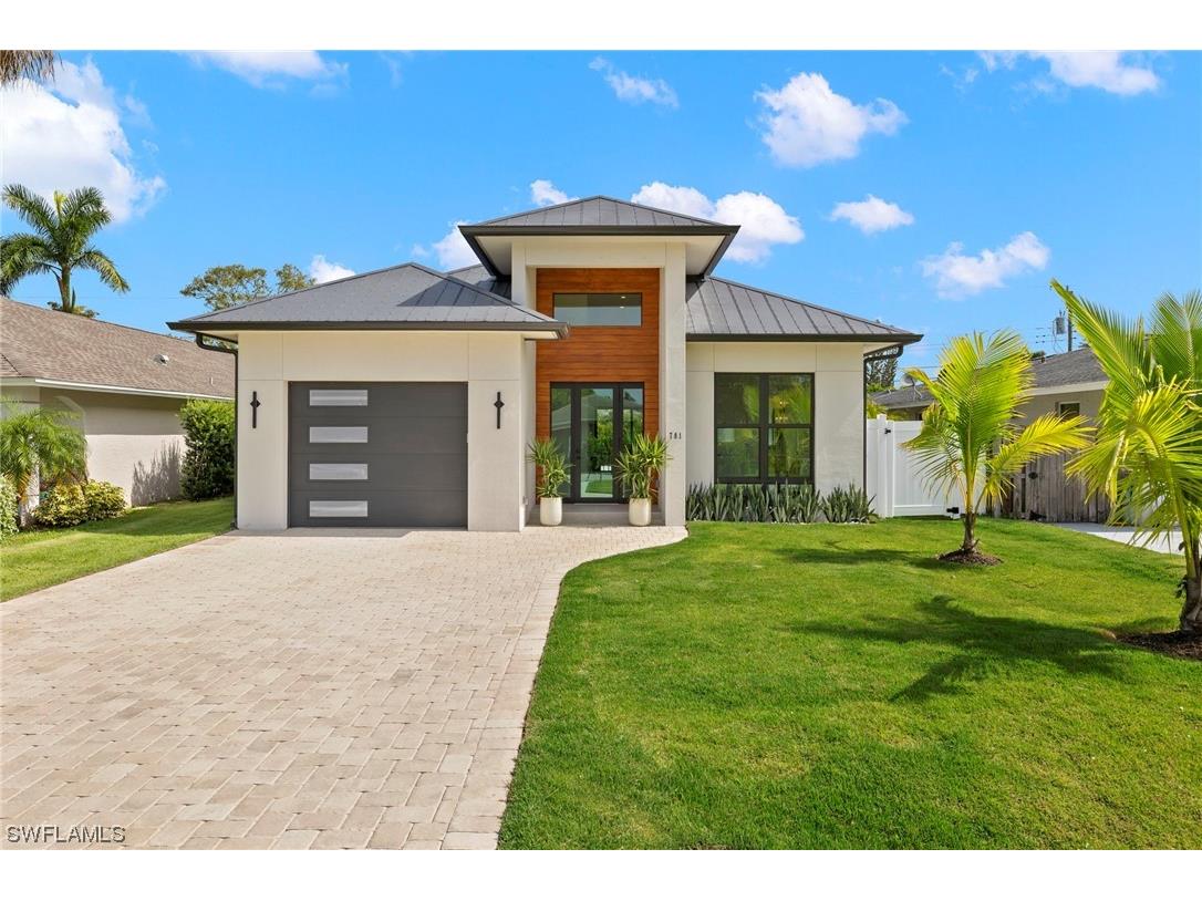 781 103rd Avenue N Naples FL 34108 223054252 image1