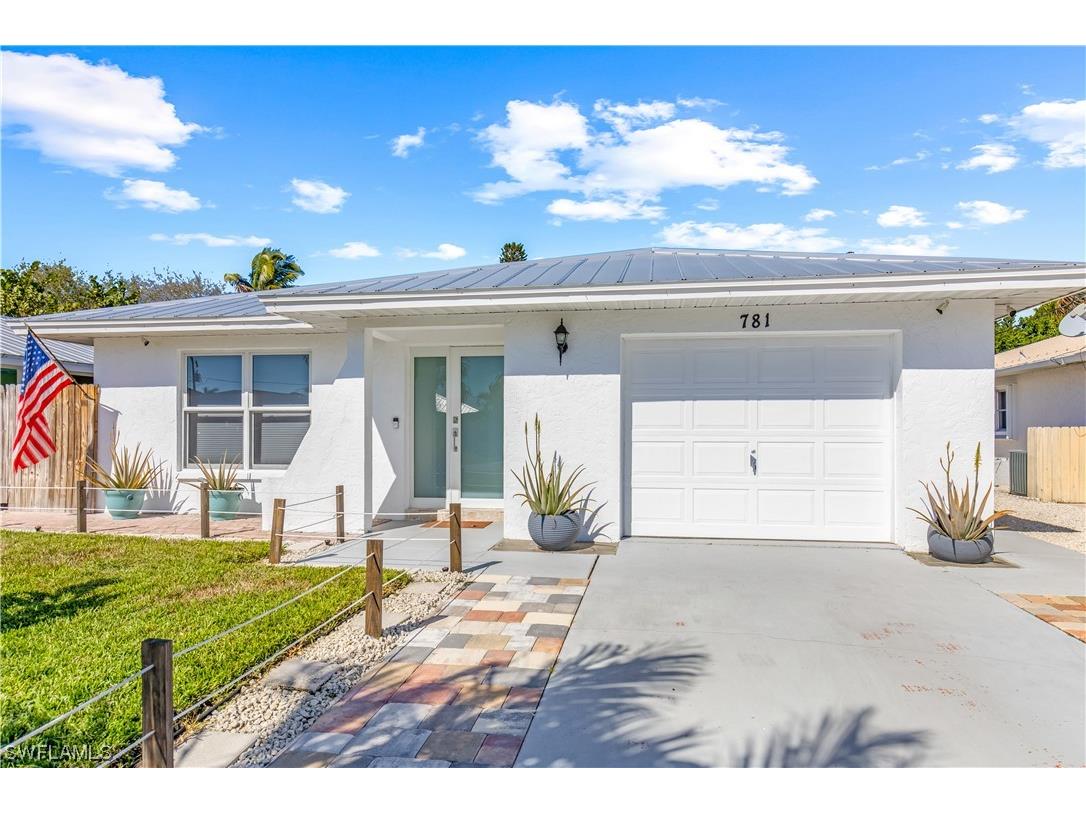 781 99th Avenue N Naples FL 34108 224012809 image1