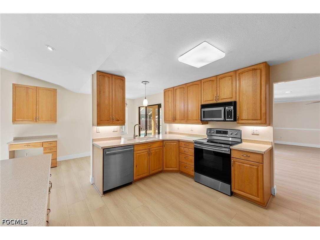 7810 Deni Drive North Fort Myers FL 33917 2026020028 image10