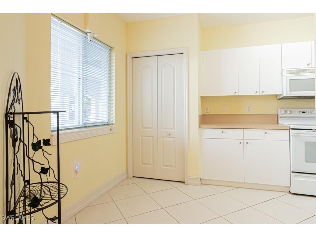 7811 Regal Heron Circle #302 Naples FL 34104 225071589 image3