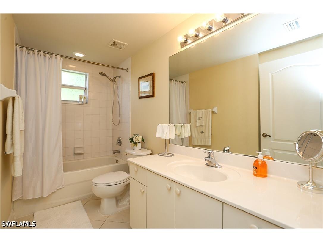 7819 Regal Heron Circle #201 Naples FL 34104 226019522 image17
