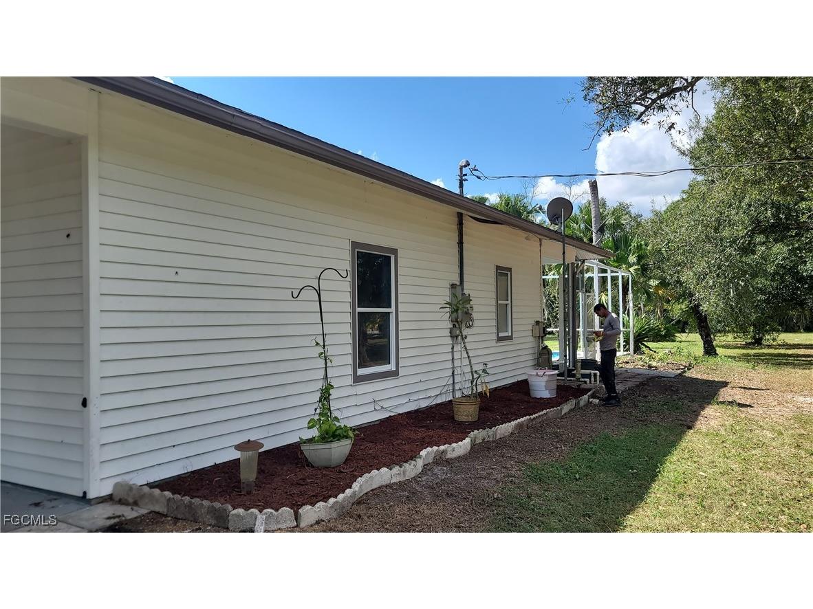 7820 Rich Road North Fort Myers FL 33917 2025016693 image2