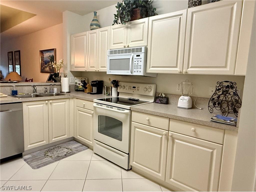 7823 Regal Heron Circle #301 Naples FL 34104 226001895 image10