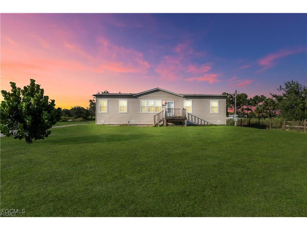 7824 8th Place Labelle FL 33935 2025021995 image1