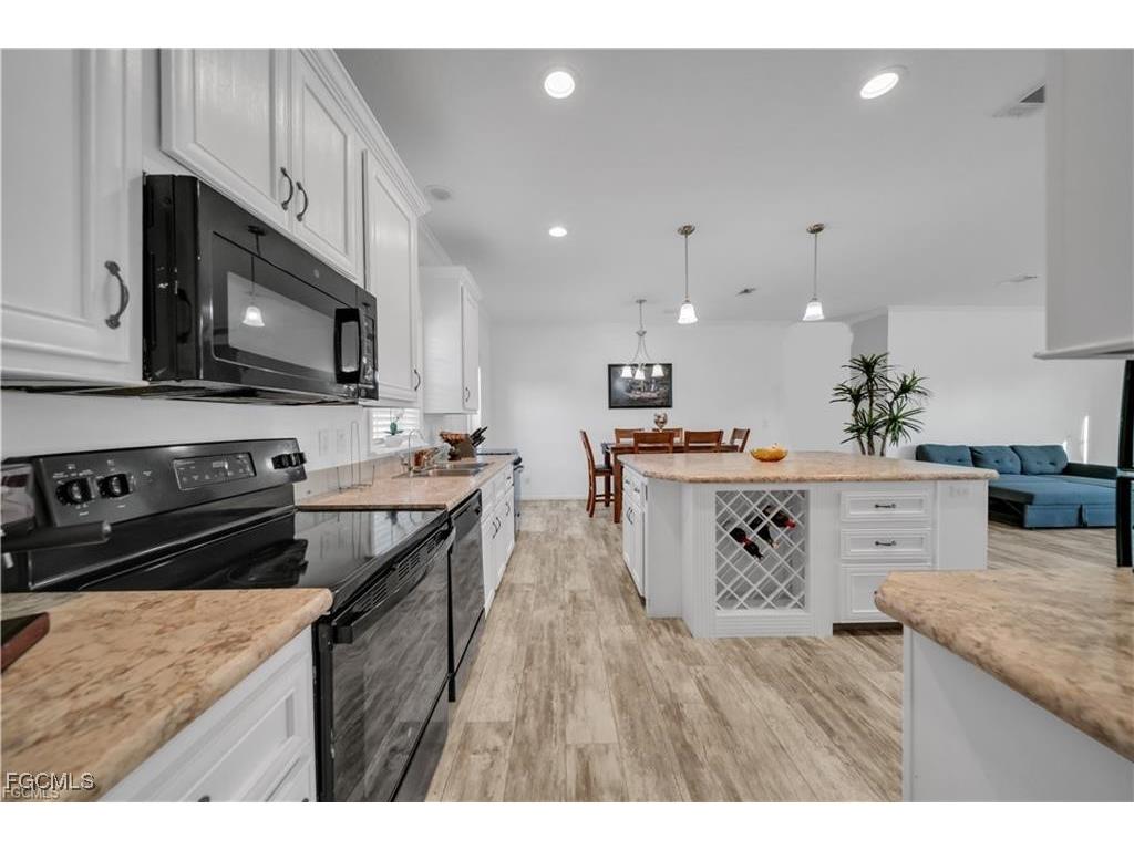 7824 8th Place Labelle FL 33935 2025021995 image11