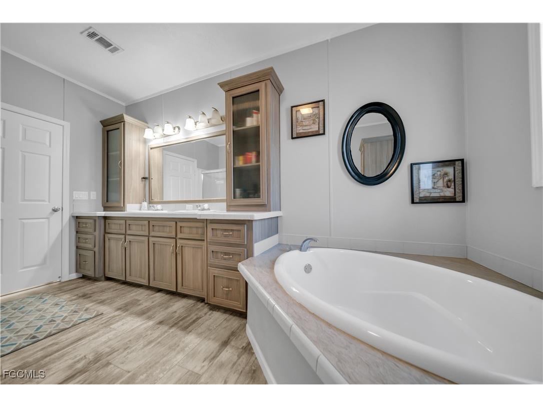 7824 8th Place Labelle FL 33935 2025021995 image21