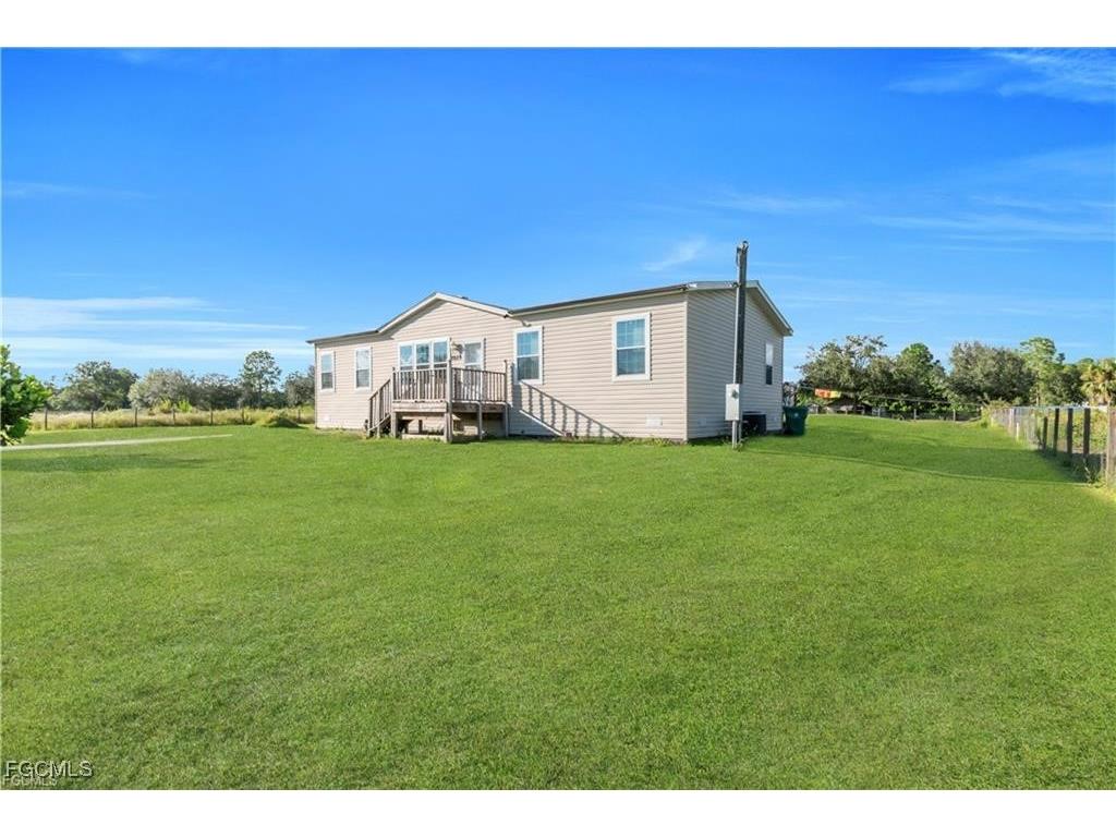 7824 8th Place Labelle FL 33935 2025021995 image4