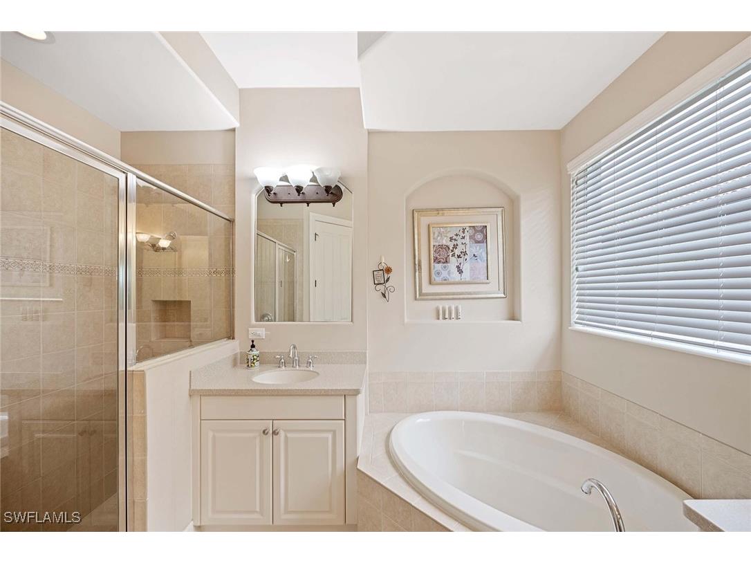 7828 Valencia Court Naples FL 34113 225054400 image16