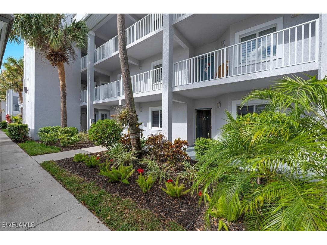 7831 Regal Heron Circle #105 Naples FL 34104 225082379 image1