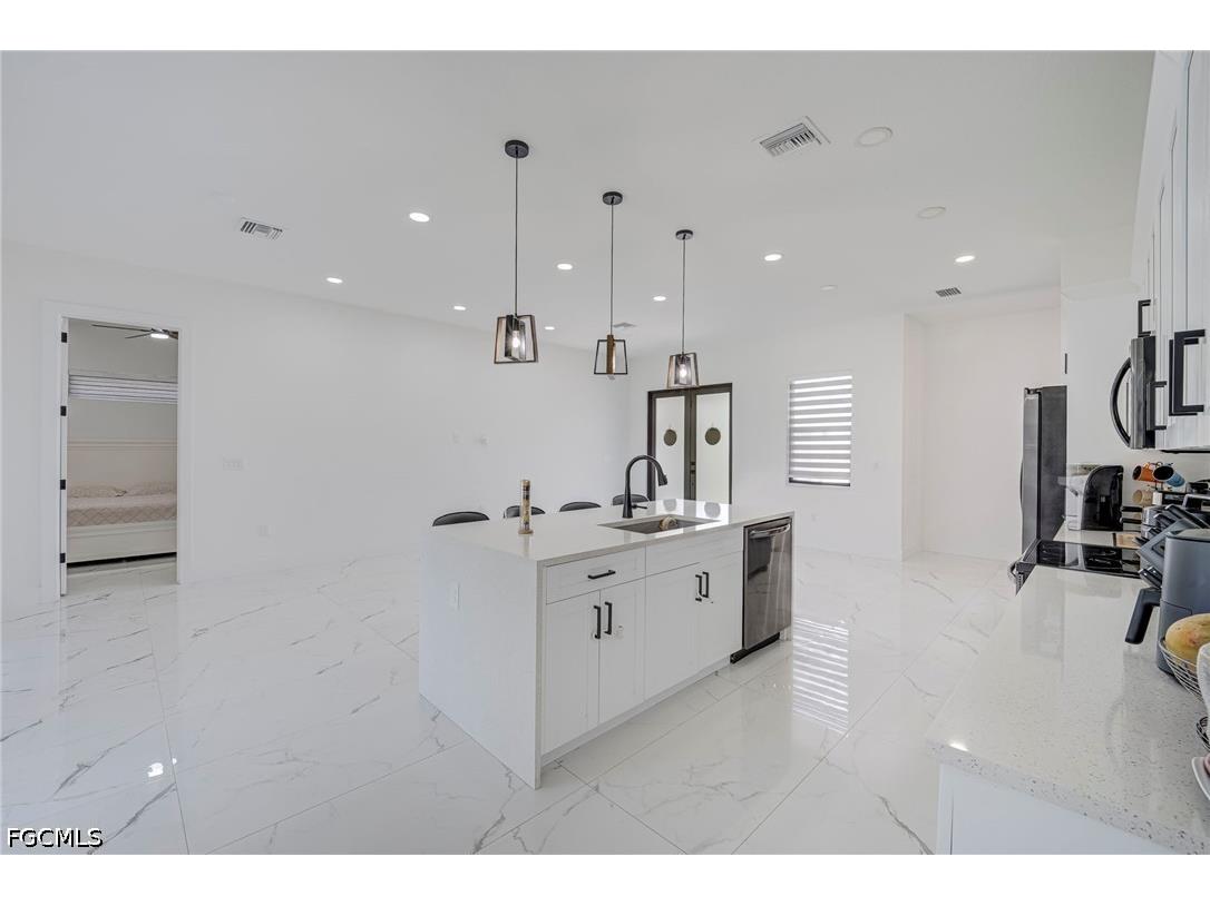 7834 14th Place Labelle FL 33935 2026027983 image5