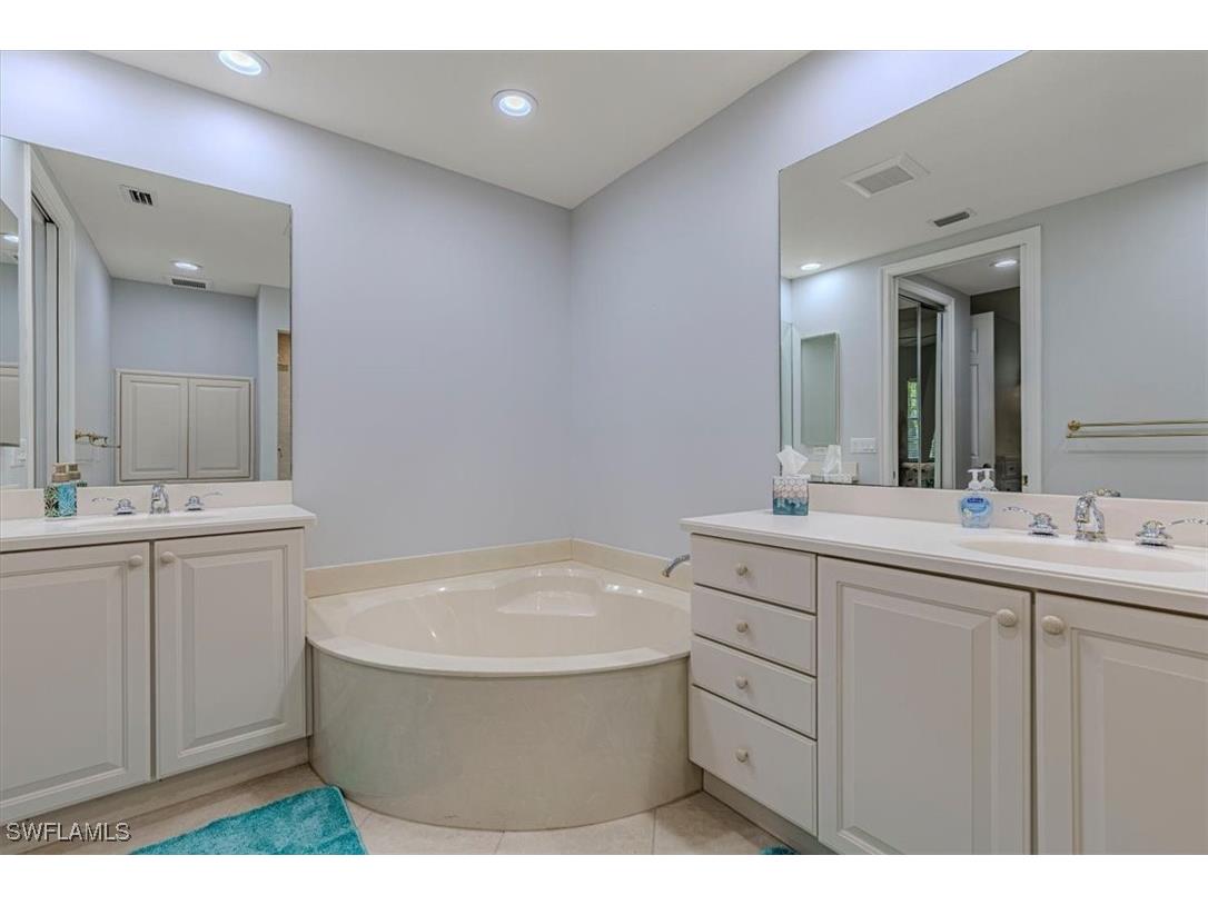 7837 Hawthorne Drive #1102 Naples FL 34113 225068103 image15