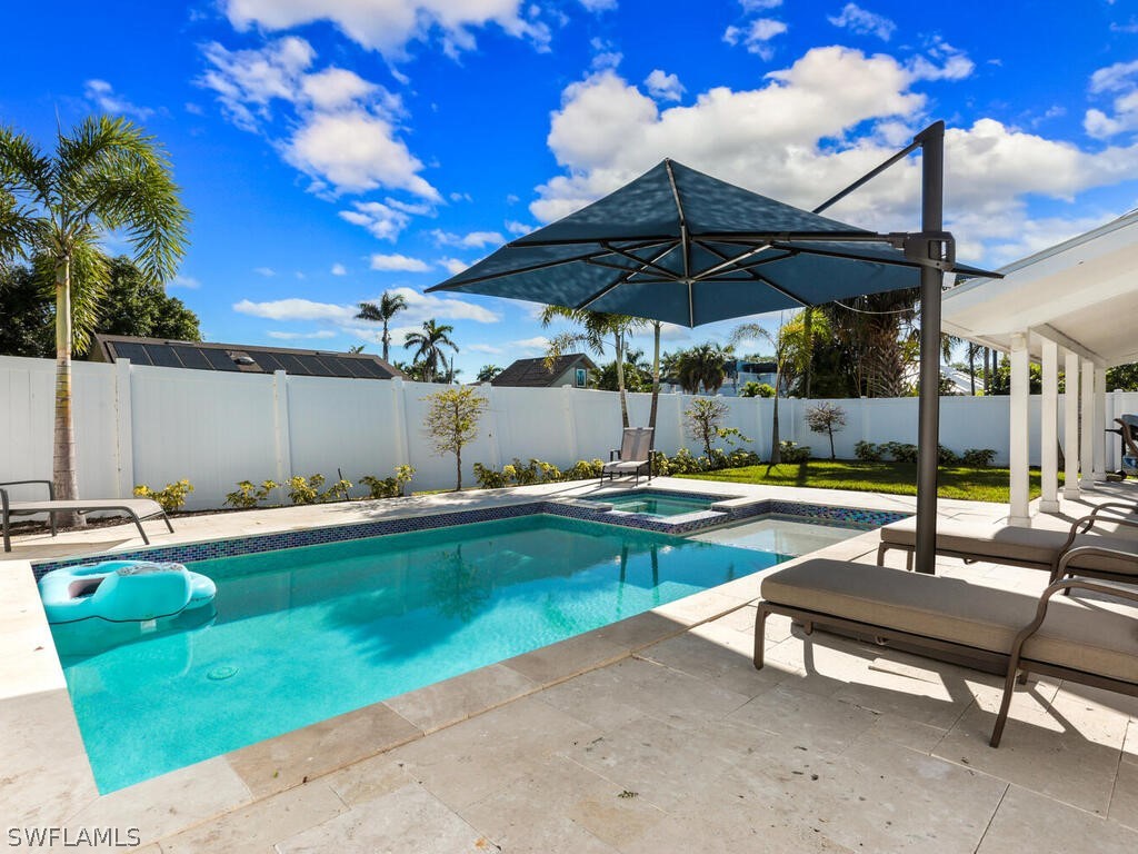 784 11th Street N Naples FL 34102 226006299 image1