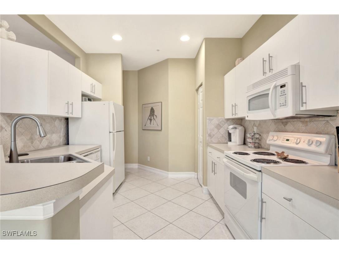 784 Carrick Bend Circle #101 Naples FL 34110 225073893 image10