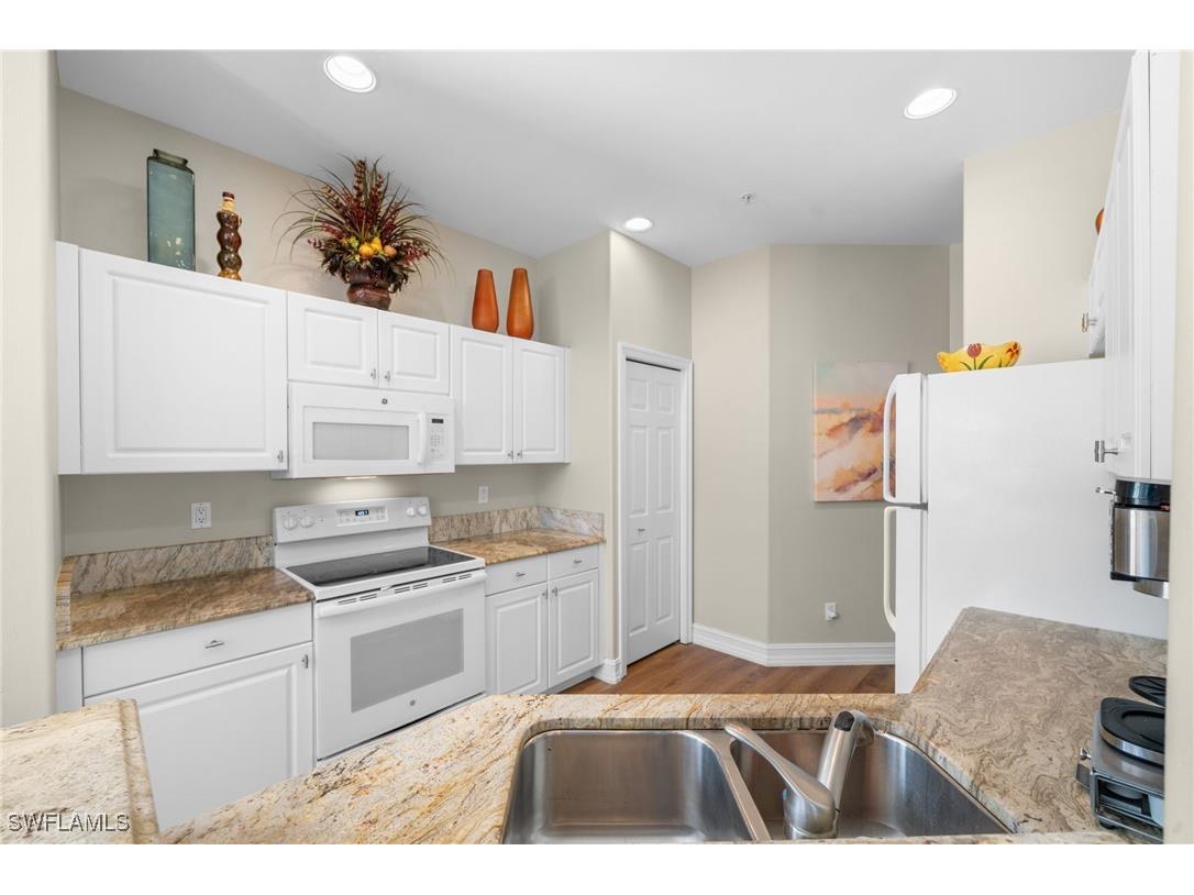 784 Carrick Bend Circle #103 Naples FL 34110 225050301 image16