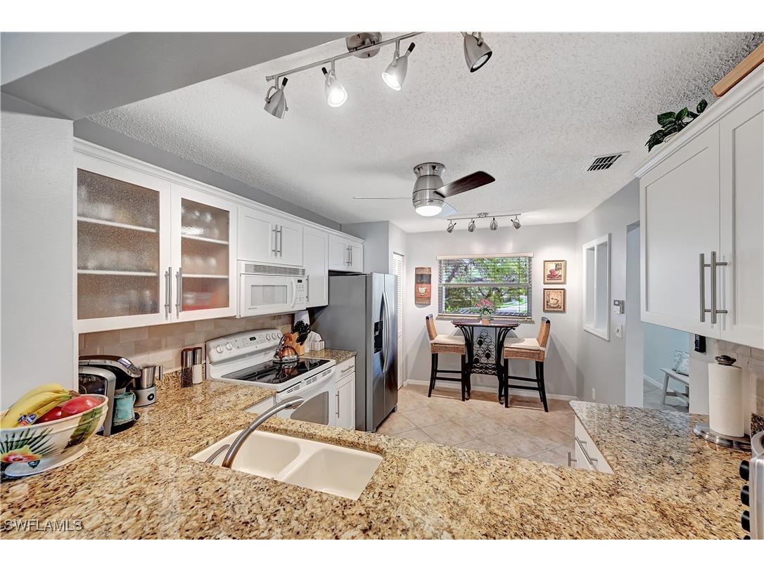 784 Landover Circle #203 Naples FL 34104 225082313 image5