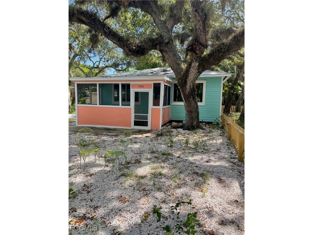 784 Oak Street Fort Myers Beach FL 33931 2026000835 image1