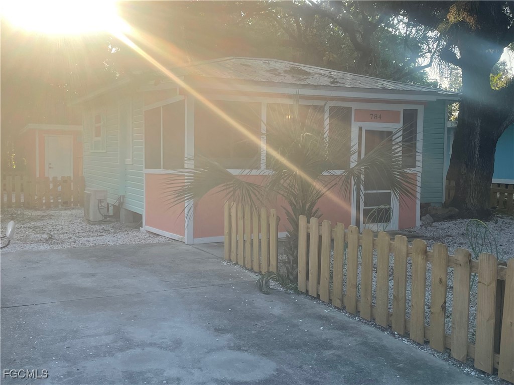784 Oak Street Fort Myers Beach FL 33931 2026000835 image19