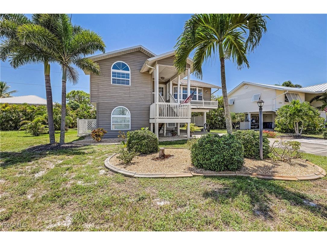 7841 Breakwater Court Bokeelia FL 33922 2025008606 image27