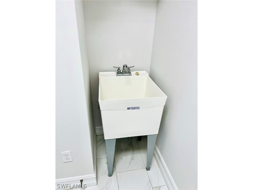 7841 Bristol Circle Naples FL 34120 226006798 image22