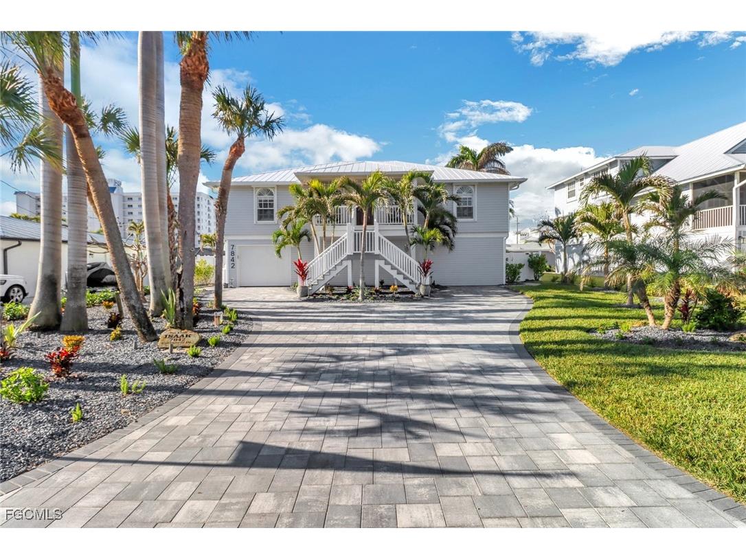 7842 Buccaneer Drive Fort Myers Beach FL 33931 2025019562 image1