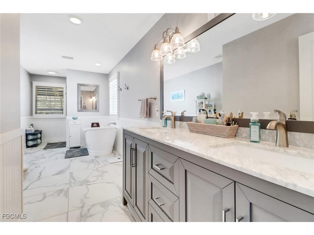 7842 Buccaneer Drive Fort Myers Beach FL 33931 2025019562 image12