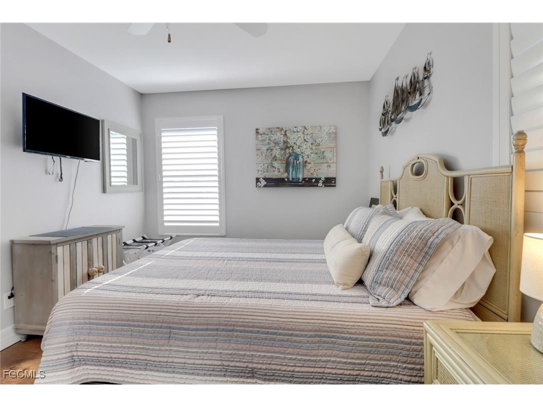 7842 Buccaneer Drive Fort Myers Beach FL 33931 2025019562 image15