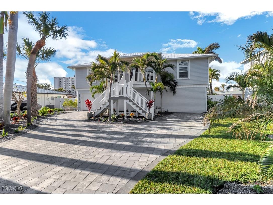 7842 Buccaneer Drive Fort Myers Beach FL 33931 2025019562 image2