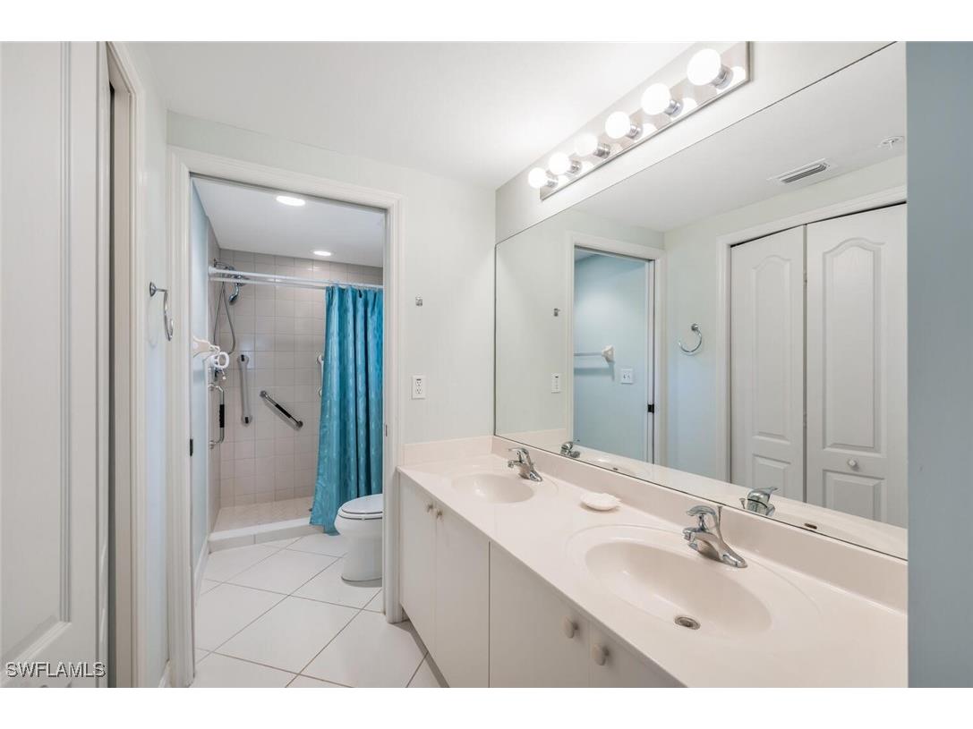 7842 Regal Heron Circle #201 Naples FL 34104 225083362 image17